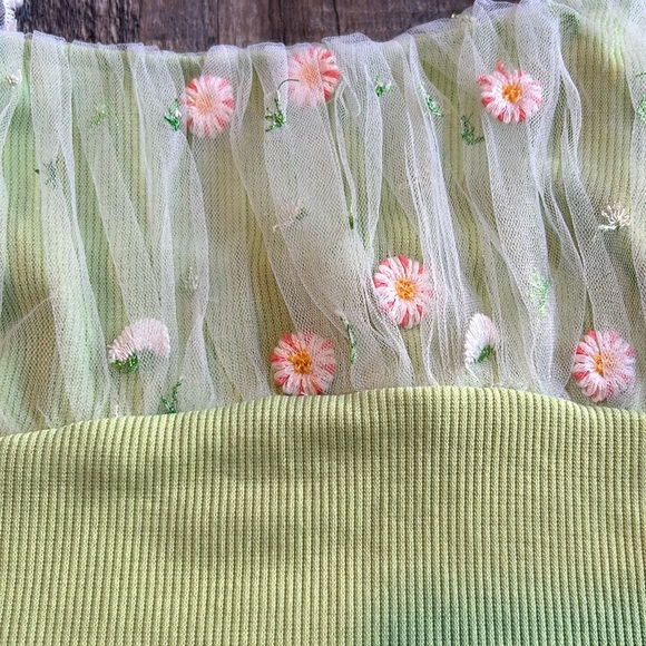 SHEIN MOD Floral Embroidery Ruched Crop Top Size Medium Green Lace Overlay - Picture 6 of 11